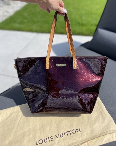 Kabelka dámská Louis Vuitton BELLEVUE vínová